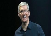 CEO Apple លោក Tim Cook បាននិយាយអ្វីខ្លះ ស្តីពីការដែល BlackBerry រត់ចោលសរមភូមិទូរស័ព្ទ?