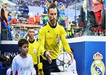 អាជ្ញា​កណ្តាល Clattenburg ត្រៀម​ចាក​ចេញ​ពី Premier League ទៅ​កើប​លុយ​នៅ​អារ៉ាប់​ប៊ីសា​អូឌីត