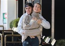 Justin bieber អោបថើបនាង Hailey Baldwin គ្រប់ទីកន្លែងក្នុងគោលបំណងម្យ៉ាង
