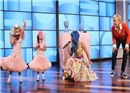 Nicki Minaj ច្រៀងចម្រៀងSuper Bass ជាមួយនឹងSophia Grace និងRosie