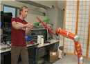 គំនិតច្នៃប្រឌិតថ្មី Robot ឆ្លើយតបប្រតិកម្ម របស់មនុស្ស
