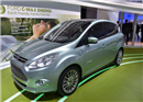 Ford សន្យាថា C-MAX Hybrid សំចៃប្រេងជាង Prius