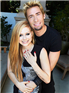 ស្តាប់បទថ្មីរបស់ Avril Lavigne ច្រៀងរួមជាមួយស្វាមី ជាលើកដំបូង (វីដេអូខាងក្នុង)