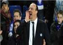 Rafael Benitez លើកទឹកចិត្តកីឡាករ Fernando Torres បន្ទាប់ពីឈ្នះការប្រកួតនៅ Europa