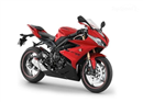 ម៉ូតូ Triumph Daytona 675 ម៉ូដែលថ្មី ២០១៤ រាងកាន់តែទាក់ទាញ