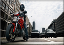 ម៉ូតូ Ducati Monster 696 ស៊េរីថ្មី ឆ្នាំ២០១៤ បំពាក់បំពង់ស៊ីមាំងភ្លោះពីរដ៏ទាក់ទាញ នៅខាងក្រោយ