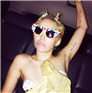 Miley Cyrus បញ្ចេញល្វែងខាងលើ ស្ទើរតែទាំងអស់ ធ្វើឲគ្រប់គ្នាមានការភ្ញាក់ផ្អើលជាខ្លាំង