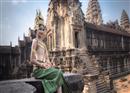 មាន សូនីតា៖ «អ្នក​សិល្បៈ​ល្បីៗ​គួរ​ចេះ​ខ្មាស​អៀន​ខ្លួន​ឯង នៅ​ពេល​មិន​បាន​ឆ្លង​កាត់​ការ​សិក្សា នៅសាលា