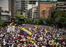 ប្រធានាធិបតី Venezuela “ដាក់មេផាយ” ពេលក្រុមបាតុករដេញតាមពីក្រោយ