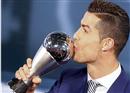 ខ្សែប្រយុទ្ធ Cristiano Ronaldo ឈ្នះពានកីឡាករលេងល្អបំផុតរបស់ FIFA