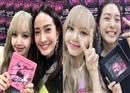 Taew និង Mew ស្កាត់ទៅជួប Lisa ក្រុម Blackpink ទាល់តែបានសម្រេច